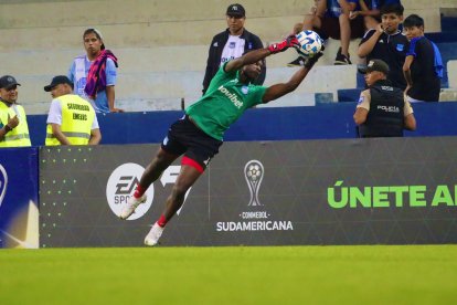 Gilmar Napa debutó oficialmente en Emelec en el duelo ante Danubio de Uruguay, por la Copa Sudamericana.
