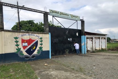 La Unidad Educativa del Milenio Carlos Alberto Aguirre Avilés suspendió sus clases presenciales por presuntas amenazas.