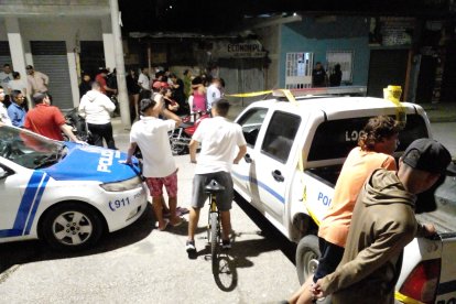 En este sitio fueron acribillados Espinel y Franco. La ‘pípol’ anda asustada con tanto crimen.