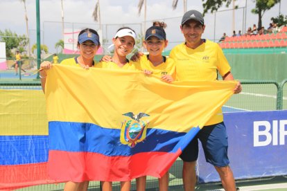 El elenco ecuatoriano sub-12 de tenis está capitaneado por el profesor Homero Nagua.