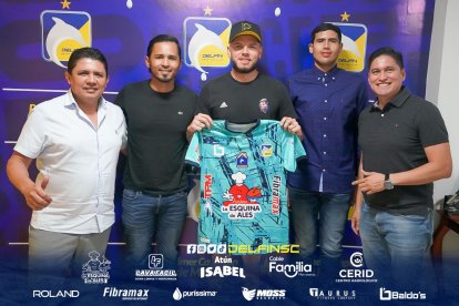 Brian Heras recibido por toda la directiva de Delfín.