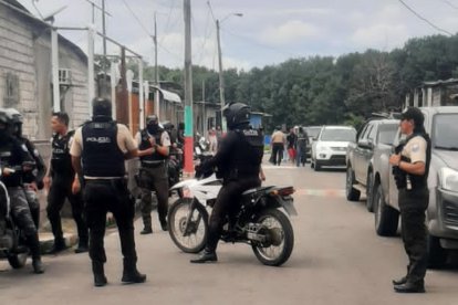 Policías, militares y personal de la Secretaría Técnica de Prevención de Asentamientos Humanos Irregulares han realizado operativos en casas usadas para delitos.