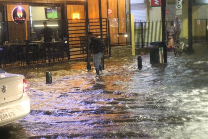 El norte de la urbe reportó varias vías anegadas.