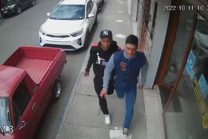 Los condenados, Manuel de Jesús V. y Luis Alberto O. cumplirán la pena en los Centros de Privación de la Libertad Azuay y de Cotopaxi.