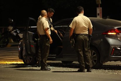La Policía llegó a la escena del crimen a recabar indicios.