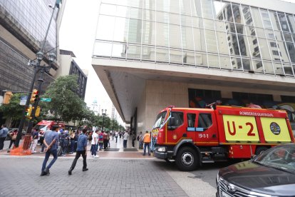 El conato de incendio fue controlado por el Cuerpo de Bomberos.