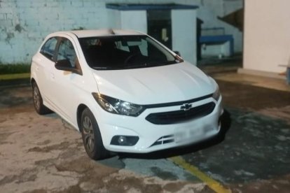 Este es el vehículo robado por tres sospechosos en Solanda, sur de Quito.