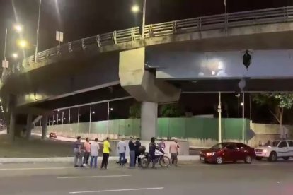 Una pareja murió en uno de los puentes que conecta Guayaquil y Samborondón.