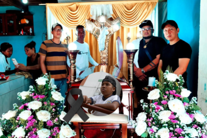 'Peker, La Maravilla' es velado en casa de su abuela.