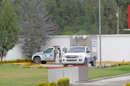 Personal de Criminalística realizó el levantamiento del cadáver.