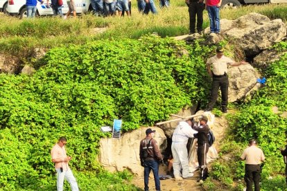 Hallan cadáver en un río de Manta.