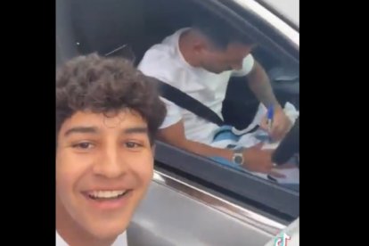 El ecuatoriano Mario Mora logró interactuar con Lionel Messi, en Miami.