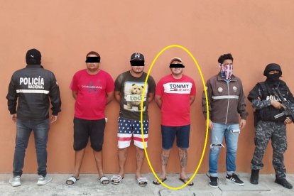 'Pecho Amarillo', círculo, fue capturado en junio por el robo de un vehículo