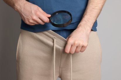 El VPH no tiene cura. Sin embargo al eliminarlo de la piel, se lo erradica.