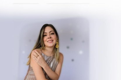 Tiene locales que se especializan exclusivamente al arreglo de cejas y pestañas.