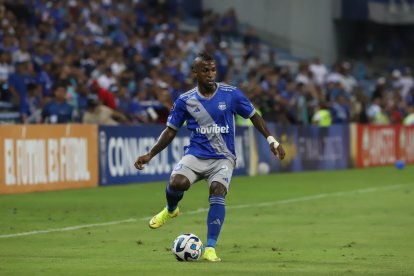 El encuentro se desarrolla en el estadio George Capwell