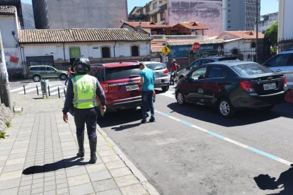 Agentes de la AMT realizan controles a diario para asegurarse de que la medida se cumpla