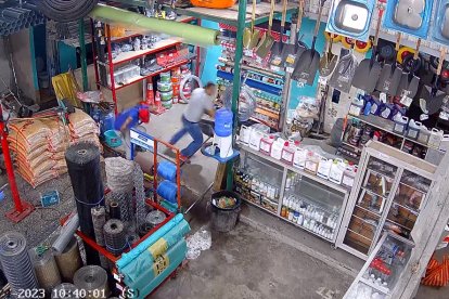 El momento del ataque en un local de Quinindé.