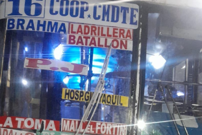 El chofer de bus fue atacado mientras hacía su recorrido.