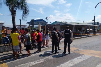 Los policías fueron asesinados mientras desayunaban.