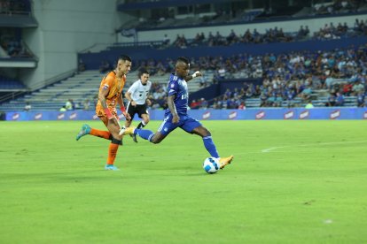 Libertad (naranja) y Emelec abrirán el telón de la segunda etapa de la LigaPro.