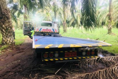 El vehículo plataforma en el cual se desplazaban el sargento de Policía y su esposa.