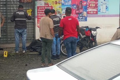 Dos personas fueron asesinadas en Esmeraldas.