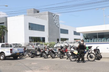 Según la víctima, el delito se cometió en una unidad policial.