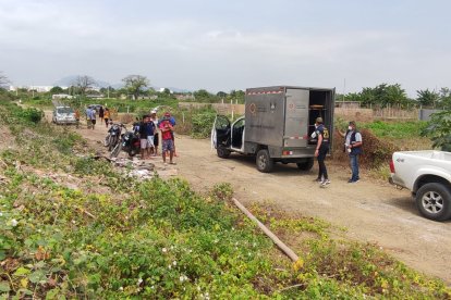 Los agentes de Criminalística llegaron al lugar para tomar los procedimientos respectivos.