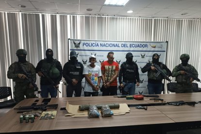 Presuntos Choneros fueron capturados en Quevedo.