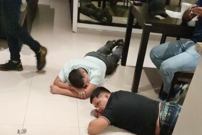 Entre los tres sospechosos detenidos hay un colombiano. Juez les dictó prisión preventiva.