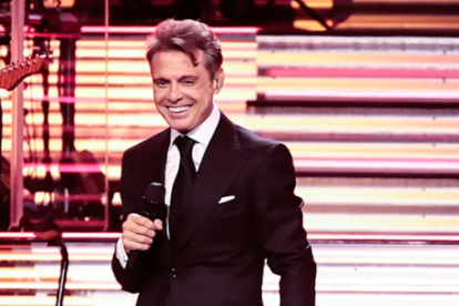 Luis Miguel sorprendió con su imagen rejuvenecida.
