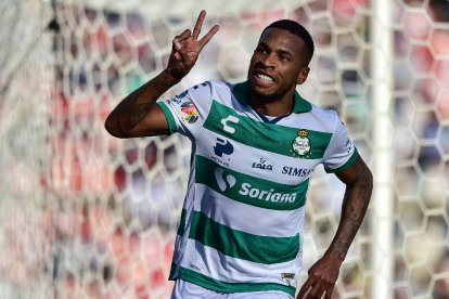 El atacante ecuatoriano Ayrton Preciado militó hasta esta temporada en el Santos Laguna de México.