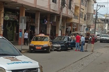 Los asesinos abrieron una ráfaga de disparos en contra de los dos sujetos.