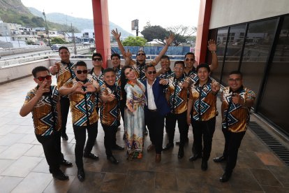 Tropicalísima y Karolina con K ya grabaron e hicieron el video de ‘A tu medida’.