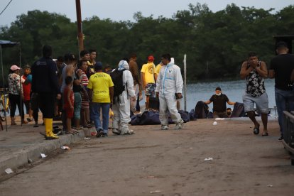 En 2022, policías desenterraron siete osamentas sepultadas a menos de un metro de profundidad en el sur de Guayaquil.