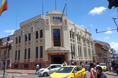 A la Fiscalía del Azuay fueron llevados los supuestos infractores.