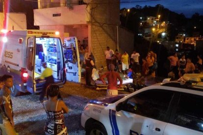 A los jóvenes les dispararon en varias ocasiones, en el sector La Cucha.