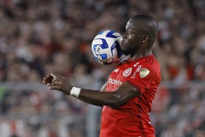 Enner Valencia marcó un penal con categoría.