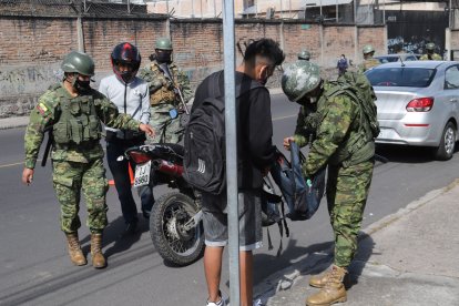 Los operativos por el estado de excepción iniciaron en algunas ciudades del país.