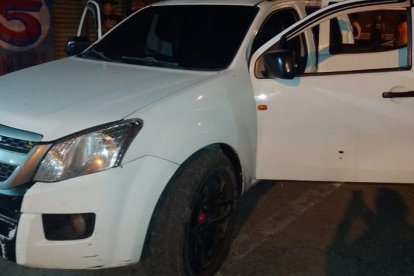 Las víctimas se movilizaban en esta camioneta.