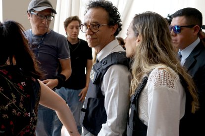 El nuevo presidenciable utilizó chaleco antibalas en el anuncio de su candidatura.