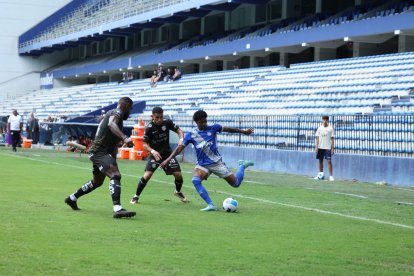 Emelec empata a cero en el Capwell.