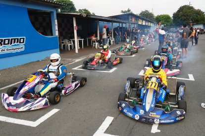 Más de 15 corredores se dieron cita a la primera válida del Torneo Provincial de Karting en Guayaquil.