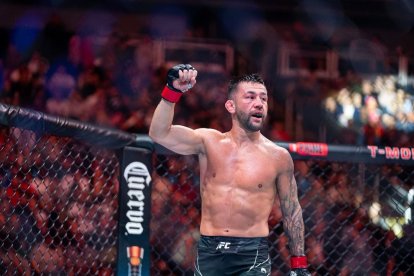 Munhoz se ubica décimo en el ranking de las 135 libras.