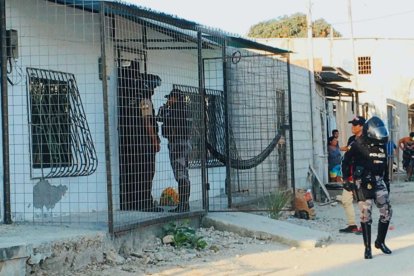 Desde el cerramiento atacaron a los tórtolos, que dormían en la hamaca.