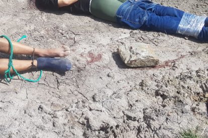 A una de las víctimas la encontraron solo con la prenda interior y un calcetín.