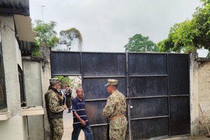 Los primeros votantes revelaron que el proceso ha sido rápido y sin contratiempos.