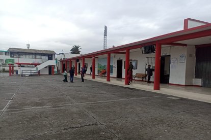 En Ambato, el voto se ha hecho esperar.