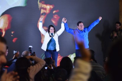 Luisa González y Andrés Arauz, una vez conocidos los resultados.